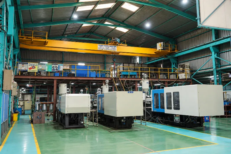 Moulding floor with injection moulding machines